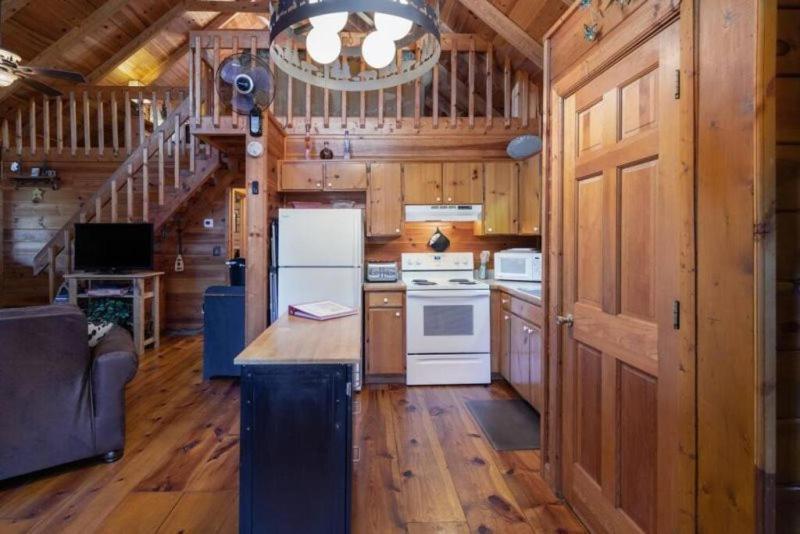 Mountain Time Cabin, Hot Tub, Fire Pit, Fireplace Villa Blue Ridge Luaran gambar