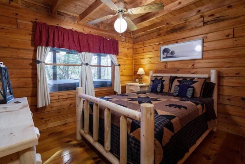 Mountain Time Cabin, Hot Tub, Fire Pit, Fireplace Villa Blue Ridge Luaran gambar
