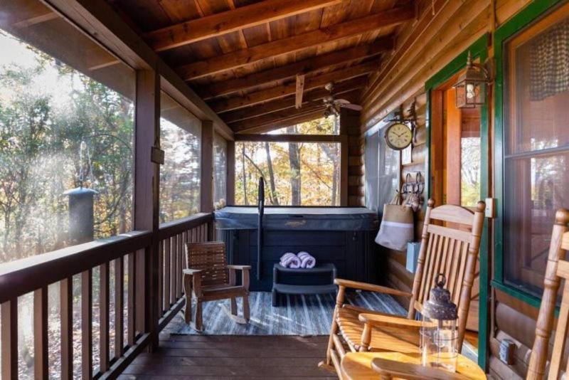Mountain Time Cabin, Hot Tub, Fire Pit, Fireplace Villa Blue Ridge Luaran gambar